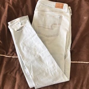 American eagle light wash jeans